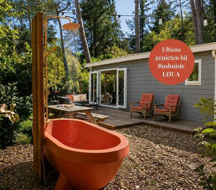 Ferienhaus für 4 Personen, mit Balkon und Whirlpool sowie Terrasse und Garten