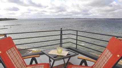 Ferienwohnung für 2 Personen, mit Seeblick und Balkon in Glücksburg