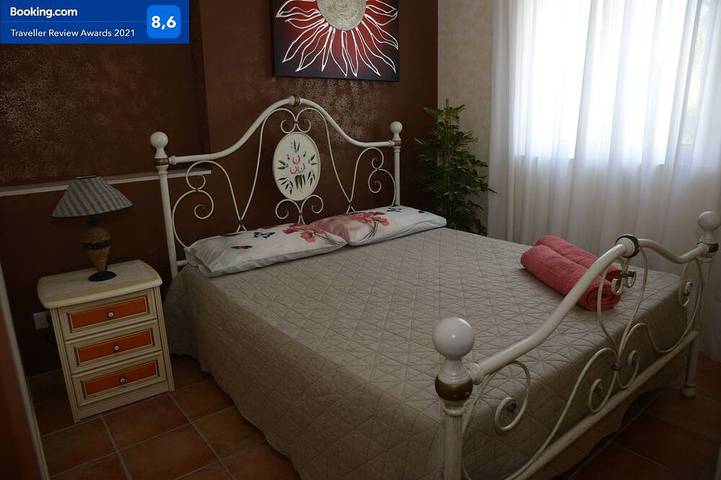 Apartamento entero, Afrodite-Elegante villa con vistas a la piscina. in Policoro, Golfo de Tarento