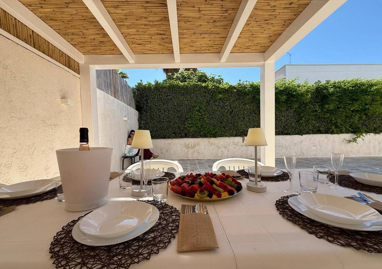 Villa Malibu' a 100 mt dalla spiaggia in Campomarino di Maruggio, Campomarino (Pouilles)