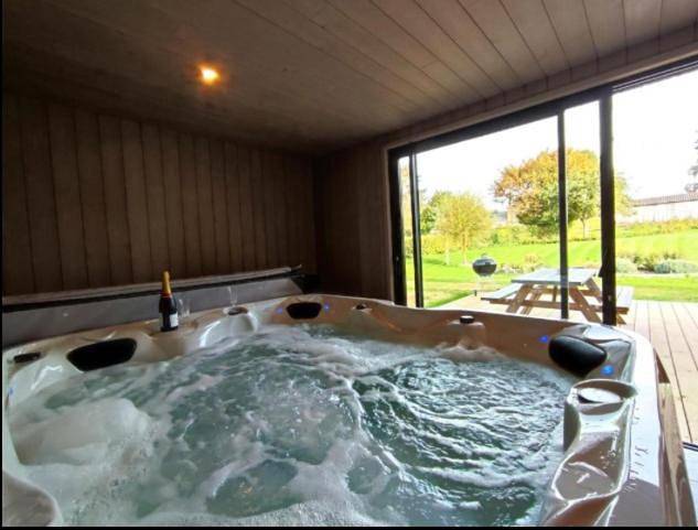 Maison de vacances pour 6 personnes, avec Jacuzzi ainsi que Terrasse et Vue