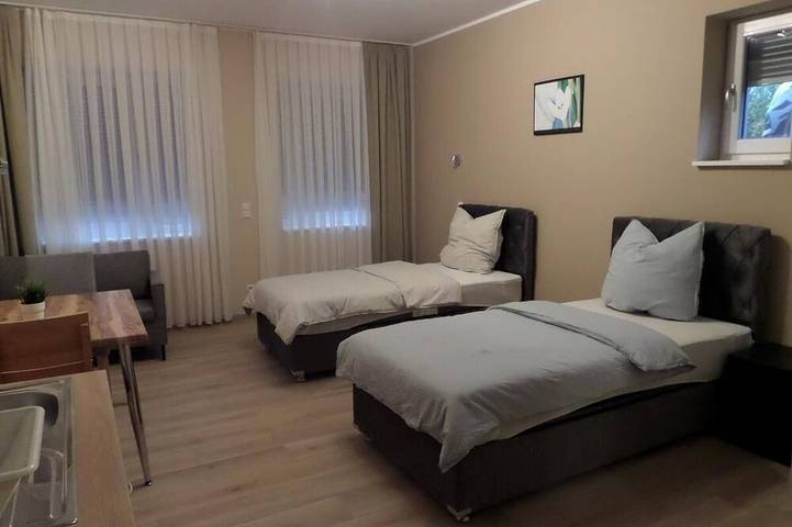 Ganze Wohnung, Appartement mit getrennten Betten in Erlenbach am Main, Fränkisches Weinland
