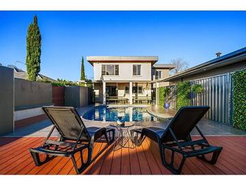 Holiday Home for 16 People in Adelaide, South Australia, Photo 4