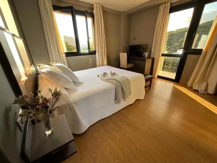 Hotel para 2 personas, con terraza y jardín - 1