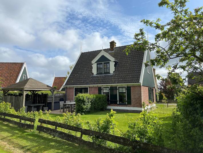 Ferienhaus für 6 Personen, mit Terrasse und Garten