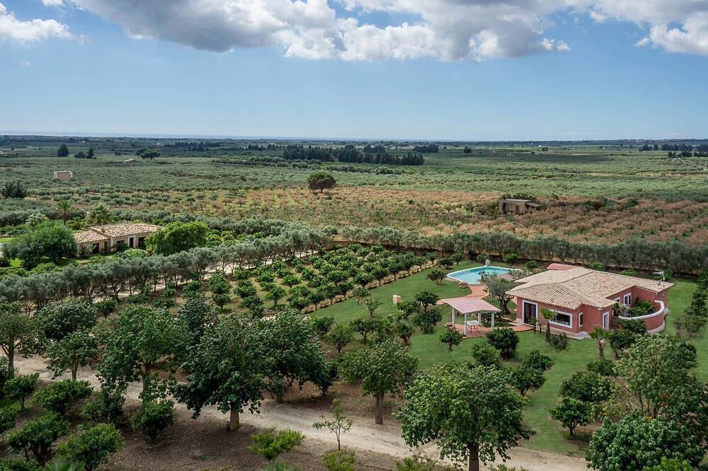 Villa Selinus - luxury villa with pool near Selinunte- 2 bedrooms in Castelvetrano, Castelvetrano (Comune)