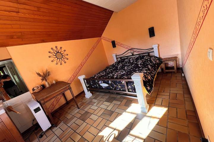 Location de vacances pour 12 personnes, avec jardin et balcon, animaux acceptés à La Chapelle-Aubareil - 4