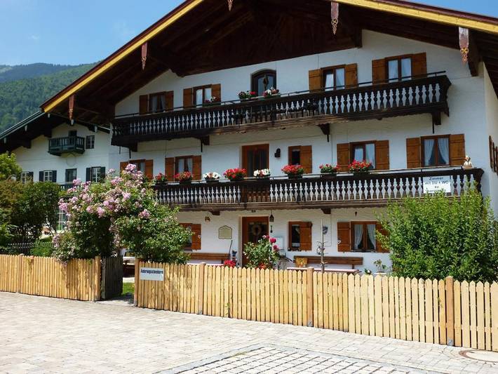 Ferienwohnung für 3 Personen, mit Terrasse und Garten sowie Ausblick