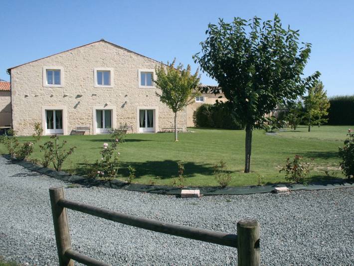Gîte pour 15 personnes, avec terrasse - 1