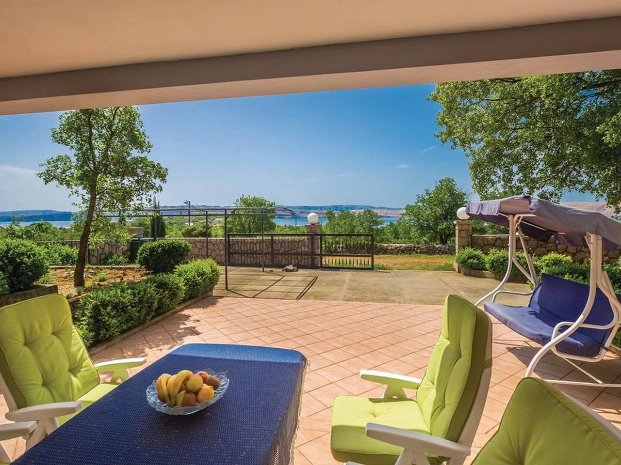 Ganze Wohnung, Apartments Paola - Studio Apartment with Terrace and Sea View in Cesarica, Naturpark Velebit