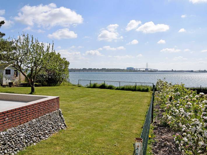 Ganze Ferienwohnung, Bungalow mit Panoramarundblick und Terrasse - Bungalow mit Panoramasundblick und Terrasse in Altefähr, Rügen