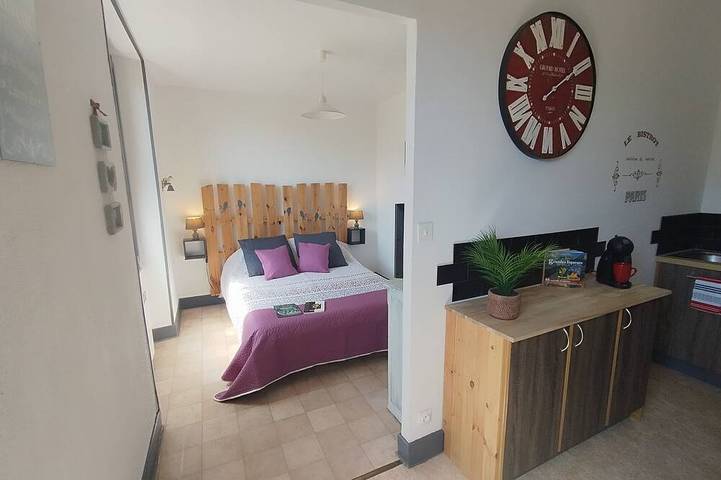 Gîte pour 2 personnes, avec jardin dans Office De Tourisme De Murolo - 2