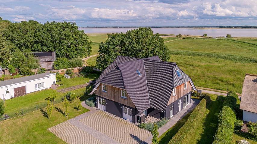 Ganze Wohnung, Urlaub am Badestrand vom Bodden in Born a. Darß, Born am Darß