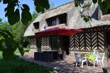 Gîte pour 8 personnes, avec jardin et jacuzzi à Bonneville-la-Louvet