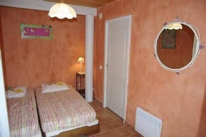 Location de vacances pour 6 personnes, avec balcon et jardin à Ferrières-Poussarou - 2