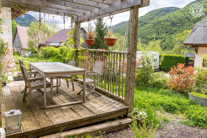 Gîte pour 4 personnes, avec terrasse et jardin à Aillon-le-Vieux - 2