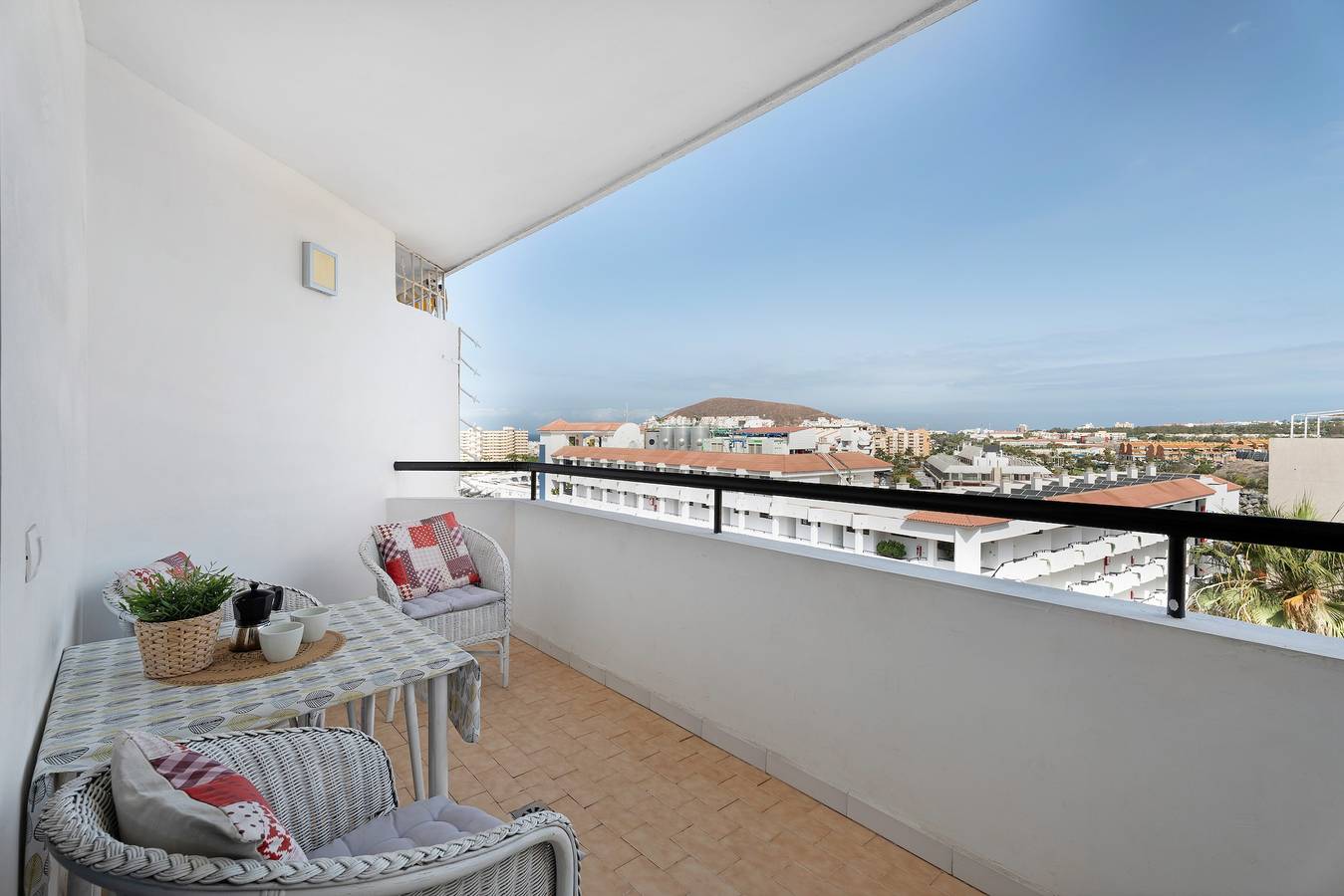 Appartement entier, Vacances « Cozy Los Cristianos » avec vue mer, piscine privée et Wi-Fi in Los Cristianos, Arona