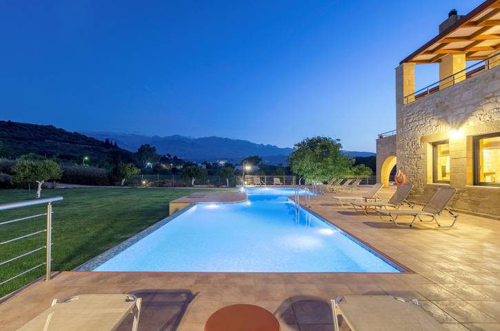 Villa für 14 Personen, mit Terrasse und Garten in Chania und Umgebung - 2