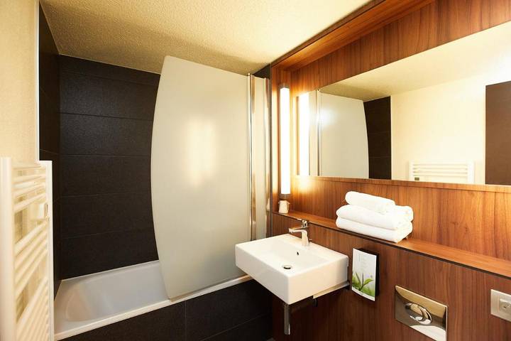 Hôtel pour 2 personnes, avec Balcon et Terrasse à Bizanos