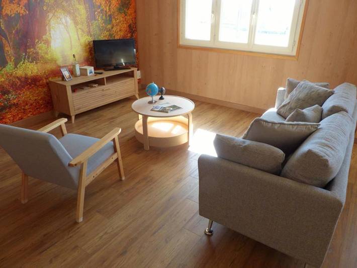 Location de vacances pour 6 personnes, avec vue et jardin à Dompierre-sur-Mont - 2