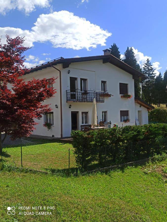 Casa vacanza per 4 persone, con Balcone e Giardino nonché Vista lago e Panorama a Domegge di Cadore