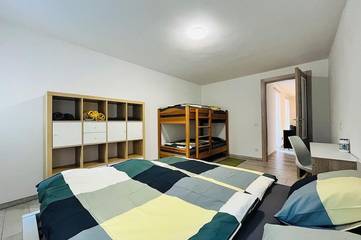 Lodge for 6 Guests in Lugano, Western Alps, Picture 4