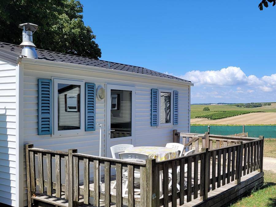 Camping Bellevue - Mobilhome 3 personnes in Barzan, Région de Saintes