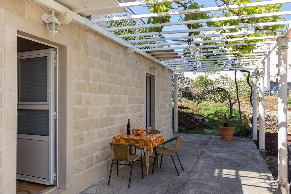 Apartment for 2 People in Općina Konavle, Dubrovnik-Neretva