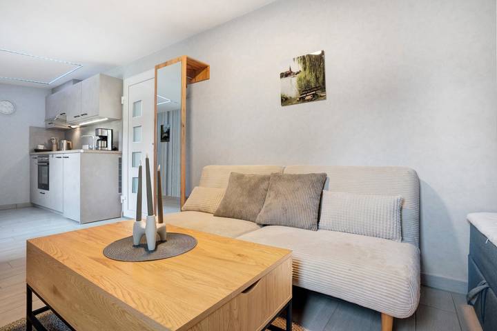 Appartement entier, Appartement 'Fewo Gustav Melkert Str. 5A' avec terrasse partagée et Wi-Fi in Röbel, Lac Müritz