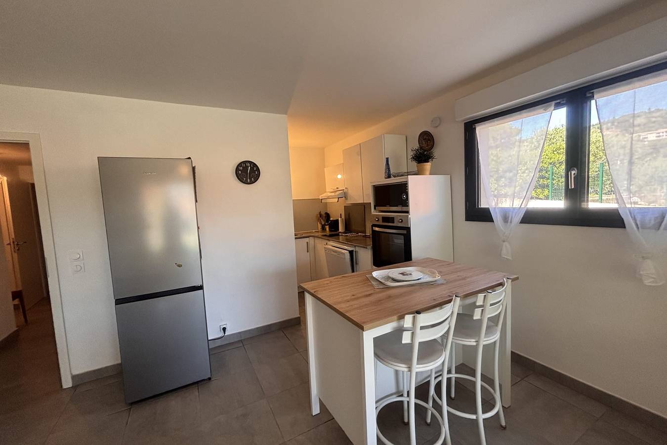 Ganze Wohnung, Ferienwohnung für 5 Personen mit Balkon in Le Dramont, Saint-Raphaël