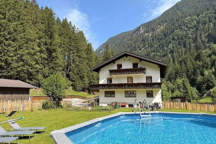 Hütte für 4 Personen, mit Balkon und Garten in Jerzens