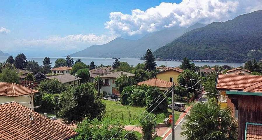 Ferienwohnung für 4 Personen, mit Balkon und Ausblick sowie Seeblick in Maccagno