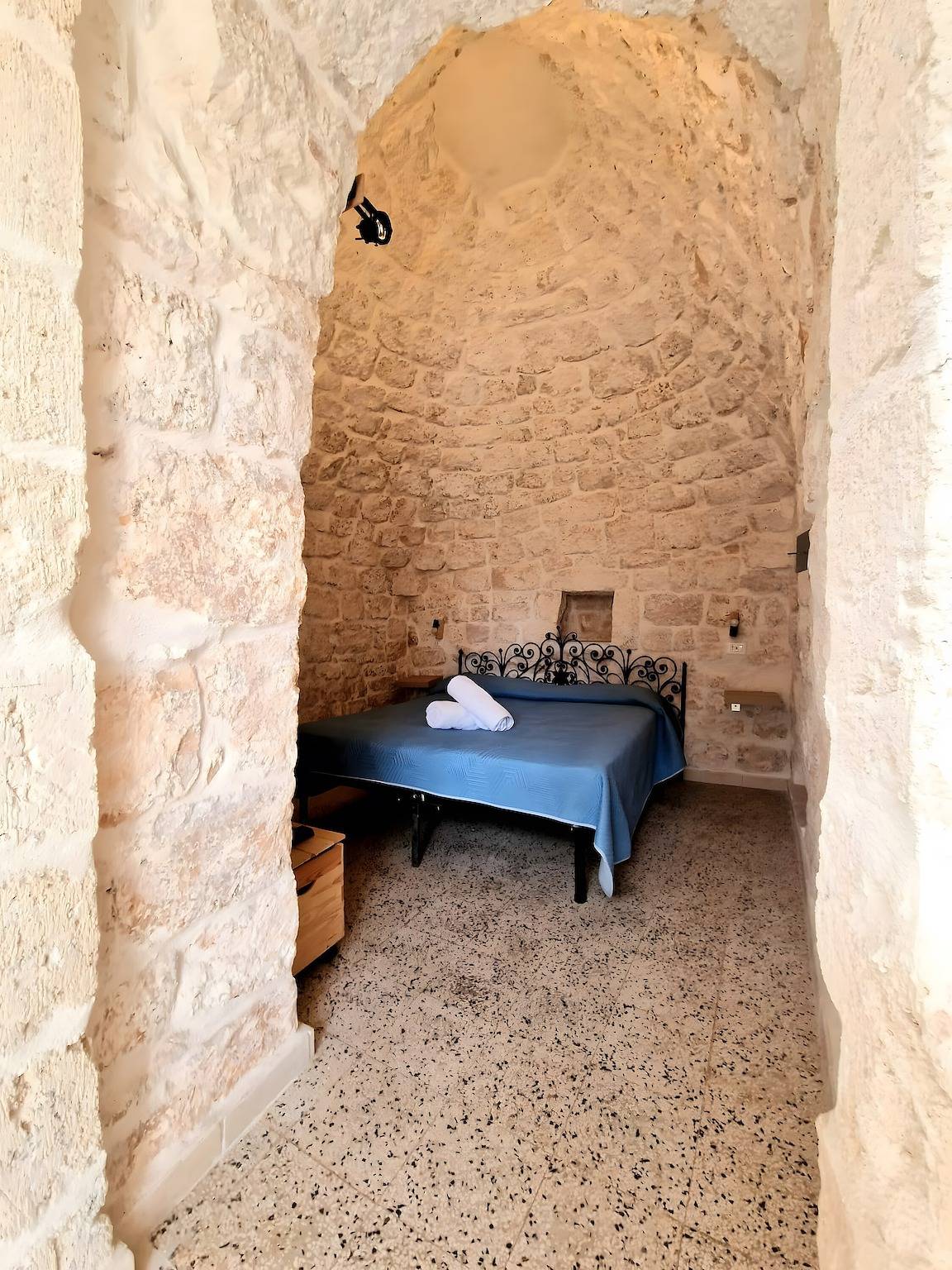 Appartement entier, Appartement 'Trullallegro' avec terrasse privée, Wi-Fi et climatisation in Traghetto, Salento