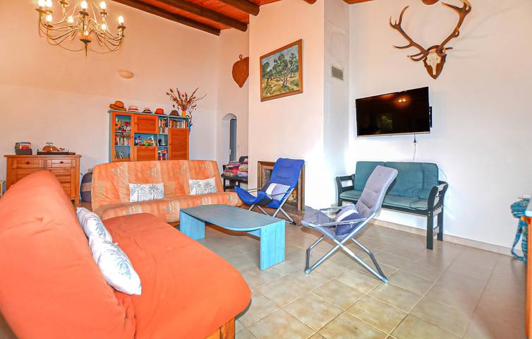 Location de vacances pour 10 personnes, avec terrasse ainsi que jardin et piscine à Solaro - 3
