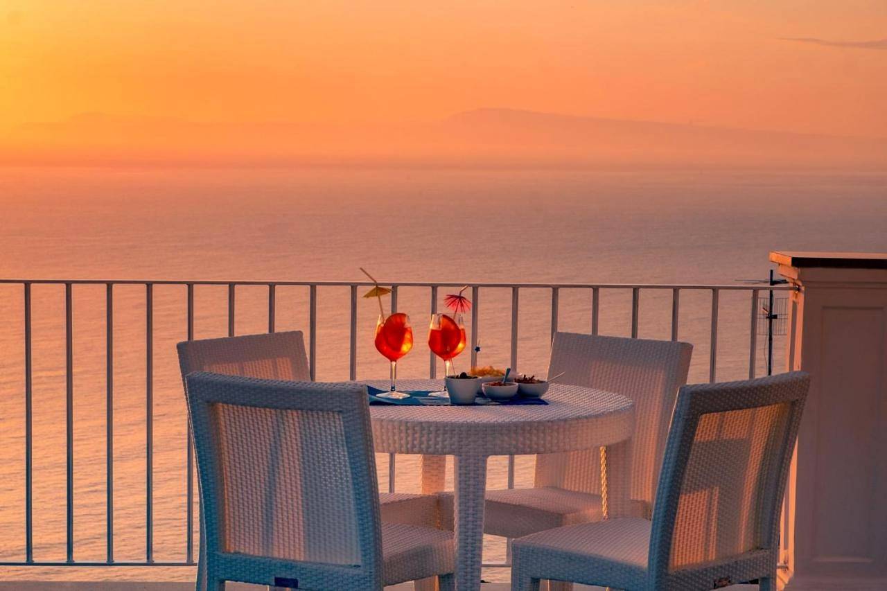 Deluxe Double Room in Vico Equense, Sorrento Coast