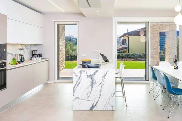 Villa für 6 Personen, mit Whirlpool und Terrasse sowie Garten und Pool in Bardolino - 3