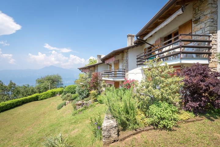 Gîte pour 4 personnes, avec vue sur le lac et balcon, adapté aux familles à San Zeno di Montagna - 3