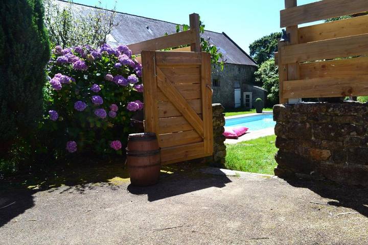 Location de vacances pour 13 personnes, avec jardin et piscine à Pluguffan - 2