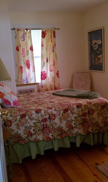 Cottage for 2 Guests in Colonial Beach, Virginia, Picture 2