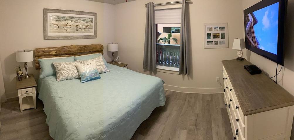 Beach rental for 6 people, with pool and hot tub as well as balcony in Panama City Beach