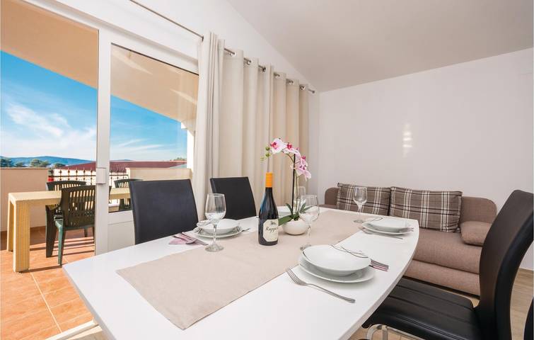Ferienwohnung für 4 Personen, mit Terrasse und Garten in Biograd na Moru - 3