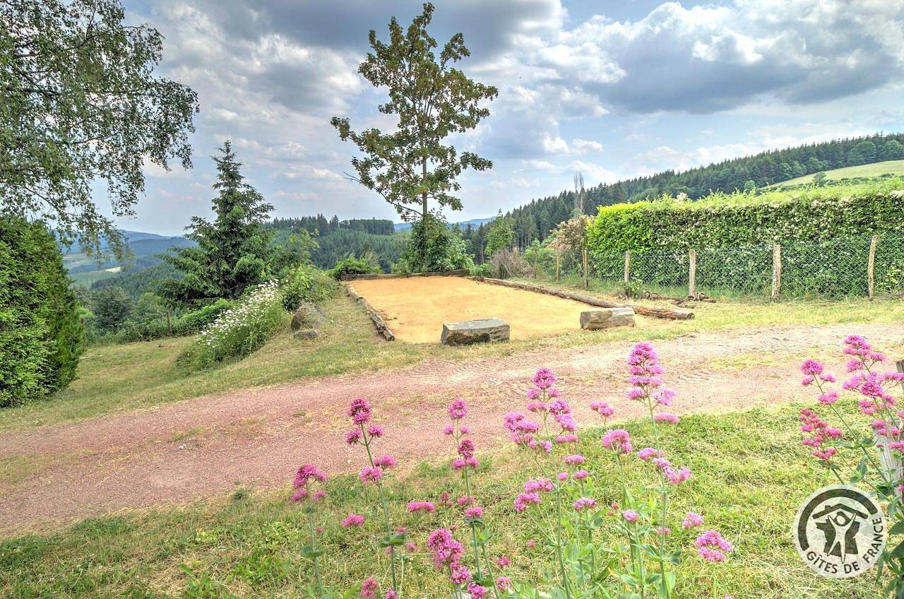 Casa de huéspedes para 4 personas con terraza in Meaux-la-Montagne, Villefranche-sur-Saône region
