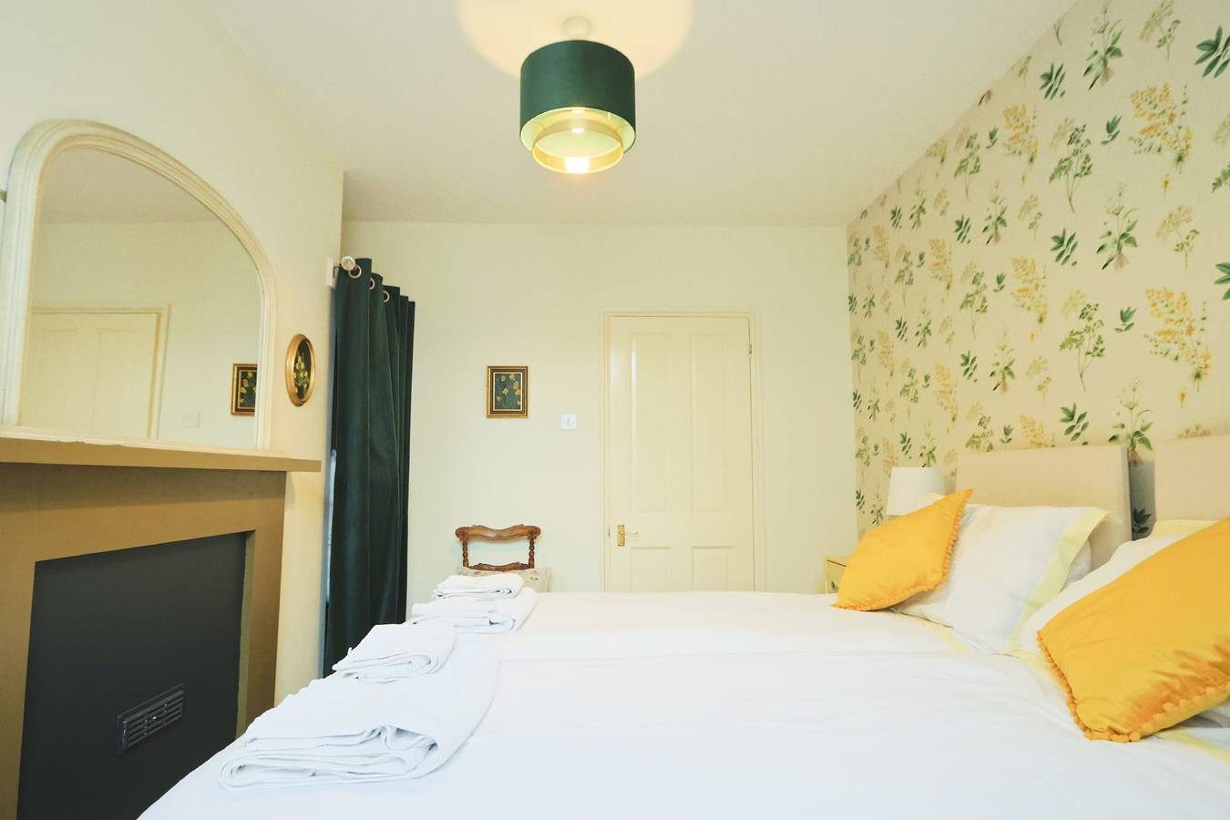 Entire apartment, Two Bedroom flat in Caledonia Place in Bristol, South West England