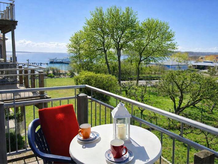 Bungalow für 3 Personen, mit Balkon und Terrasse sowie Pool und Sauna