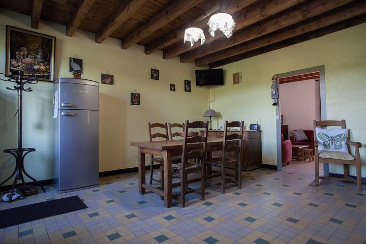 Gîte pour 8 personnes, avec jardin et terrasse, animaux acceptés