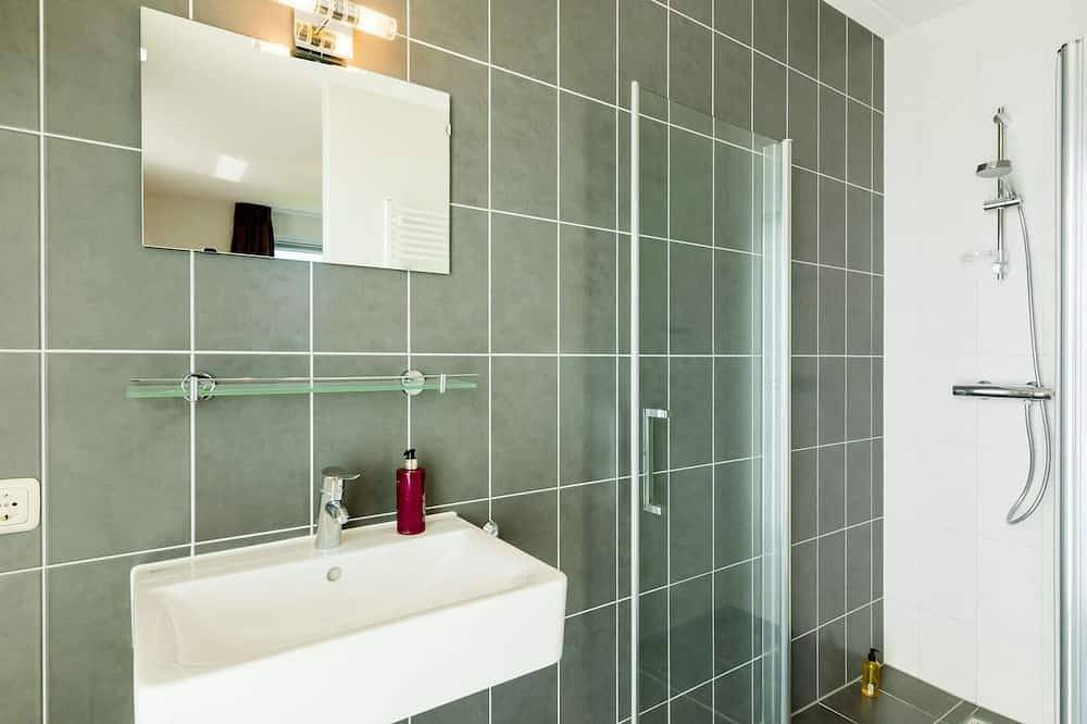 Luxe villa met acht badkamers, gelegen in een natuurgebied in Nationaal Park Weerribben-Wieden