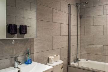 Log Cabin for 6 People in Blackpool, North West England, Photo 4