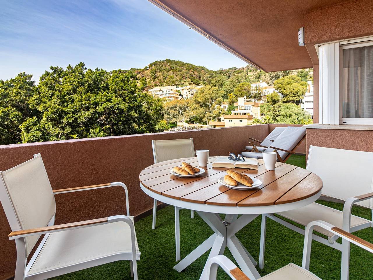 Entire apartment, Cozy Apartment in Central Málaga, Close to Sancha Beach in Málaga Central District, Malaga