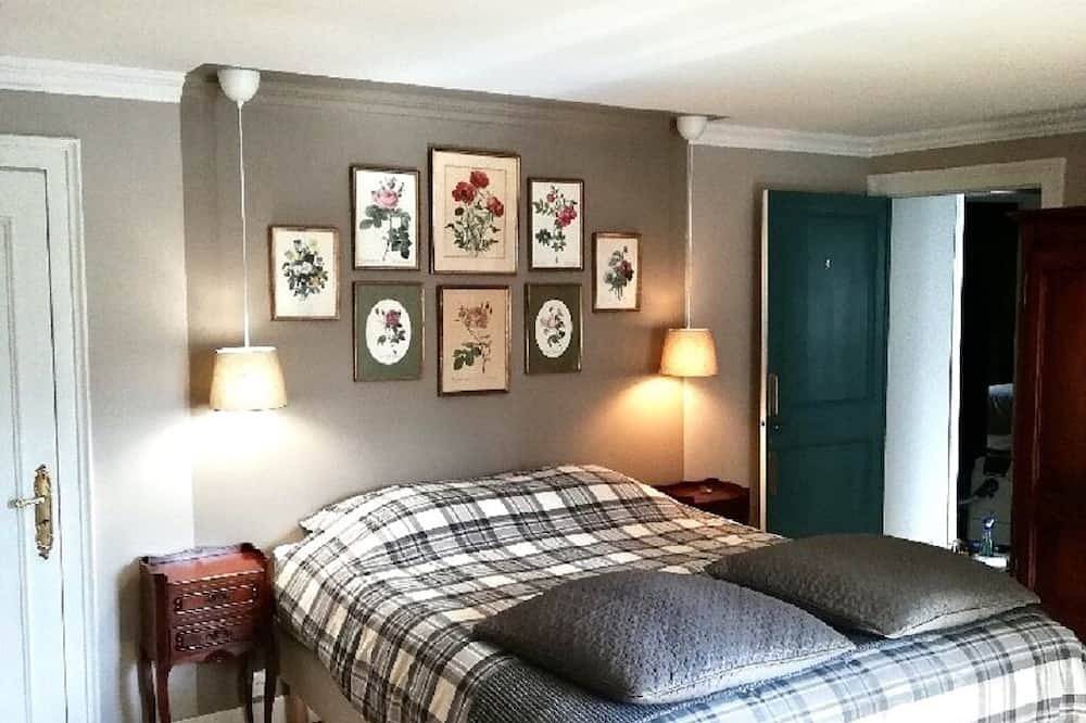 Maison de famille de charme avec jardin clos de murs en pierres in Rosporden, Région de Quimper