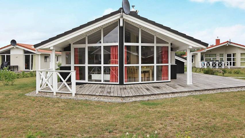 Ferienhaus für 6 Personen, mit Sauna und Terrasse sowie Garten in Lensterstrand